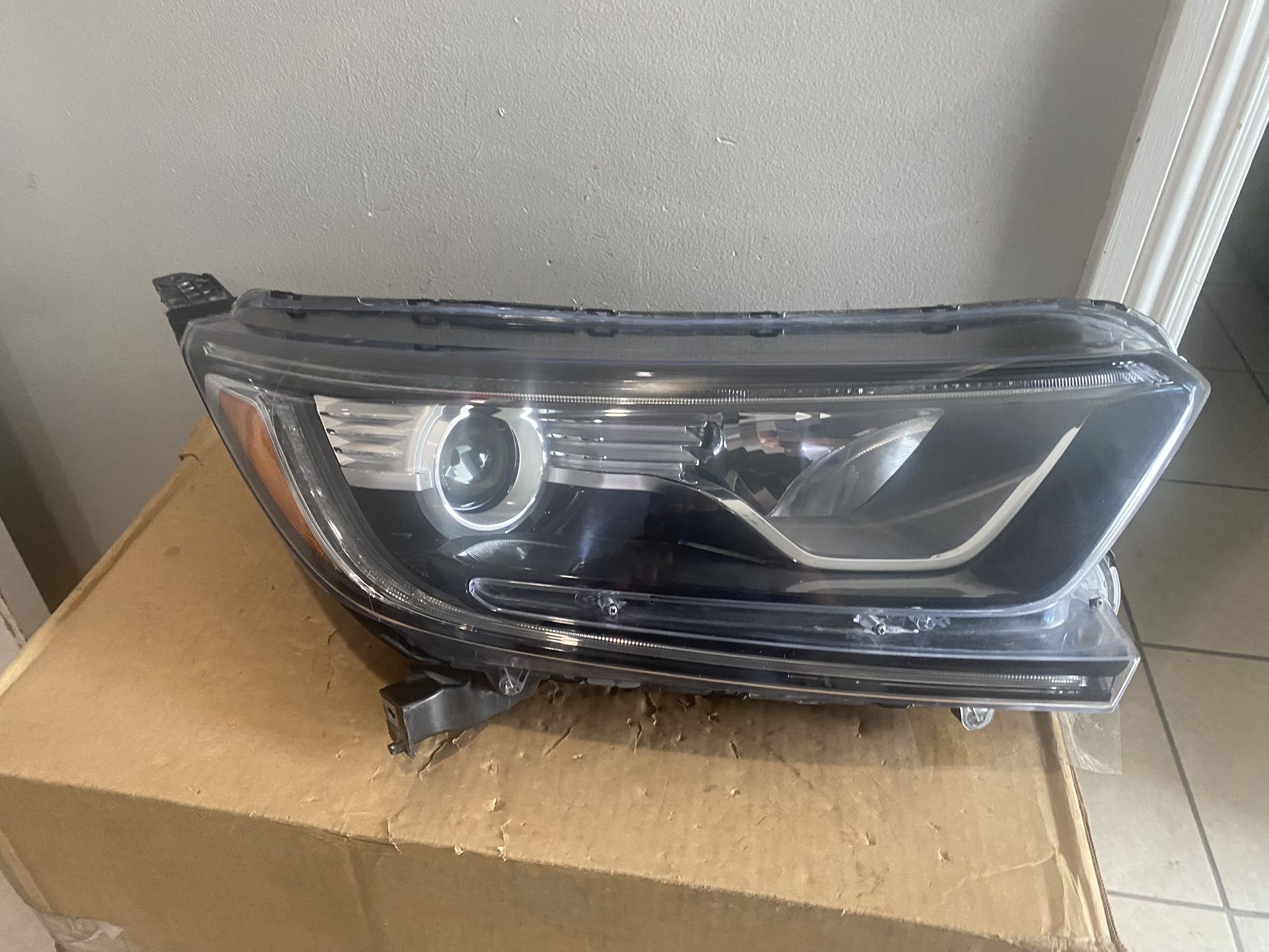 2017-2022 Honda CRV Right Headlight