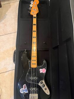 Squier Classic Vibe Jazz Bass w/ Roadrunner Hardshell Bass Case