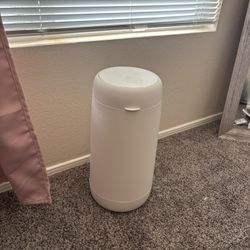 Munchkin Diaper Pail