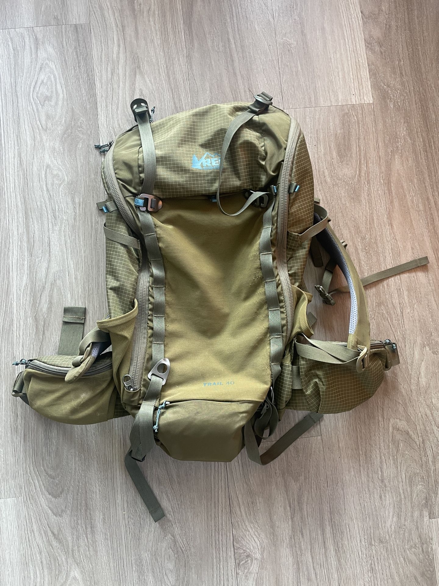 Green L REI Trail 40 Backpack
