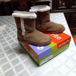 Boots..Girls Size 1..stride rite. Color Brown