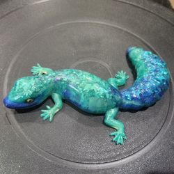 5 inch lizard resin , cheaper if you buy 3 or more