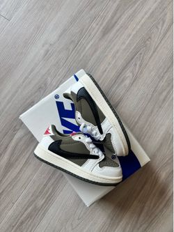 Size 7C jordan 1 low