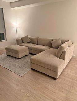 Sectional sofa ( L) with ottoman that has storage