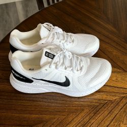Women’s Nike Running Tennis Shoes 