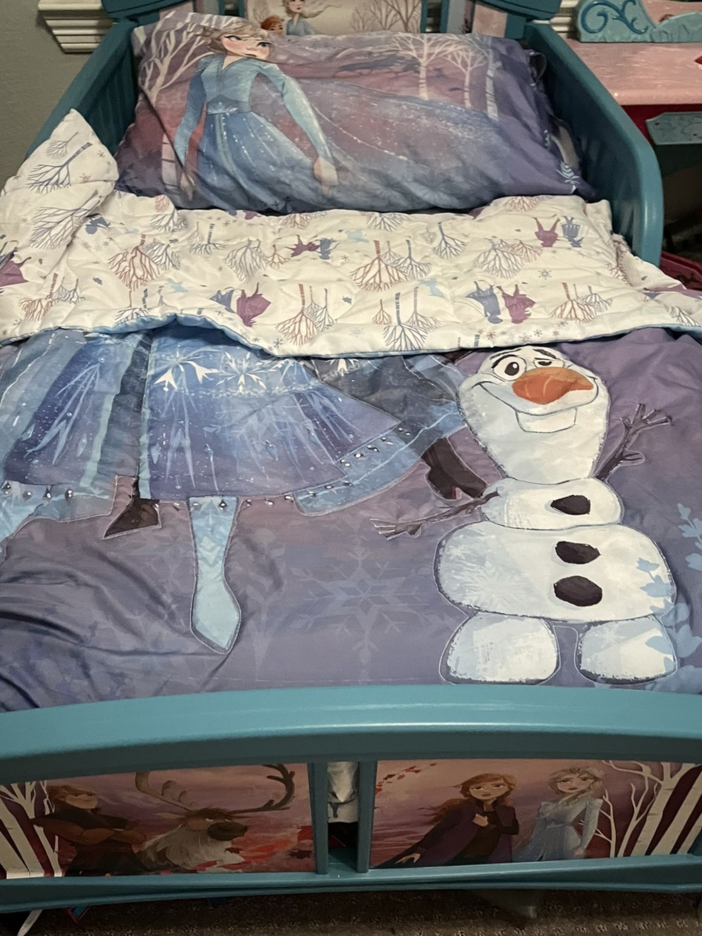 Frozen Toddler Bed And Vanity