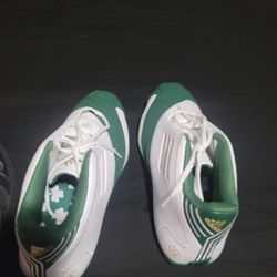 Like new jordans size 10 t mac size 11.       90for both pairs or trade for size 11 in men or size 8 in women