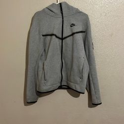 Nike Tech (READ DESCRIPTION)