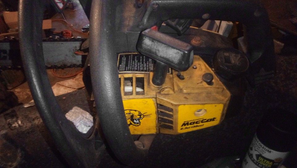 Maculloch Chainsaw
