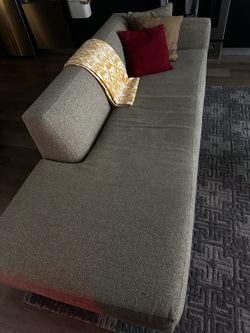 Way Fair Embroidery Couch