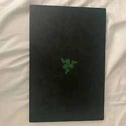 Razer Blade 15 Base FHD 144hz I7 RTX 2070 512 GB Black