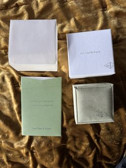 Van Cleef & Arpels Earring Box And Authenticity Card