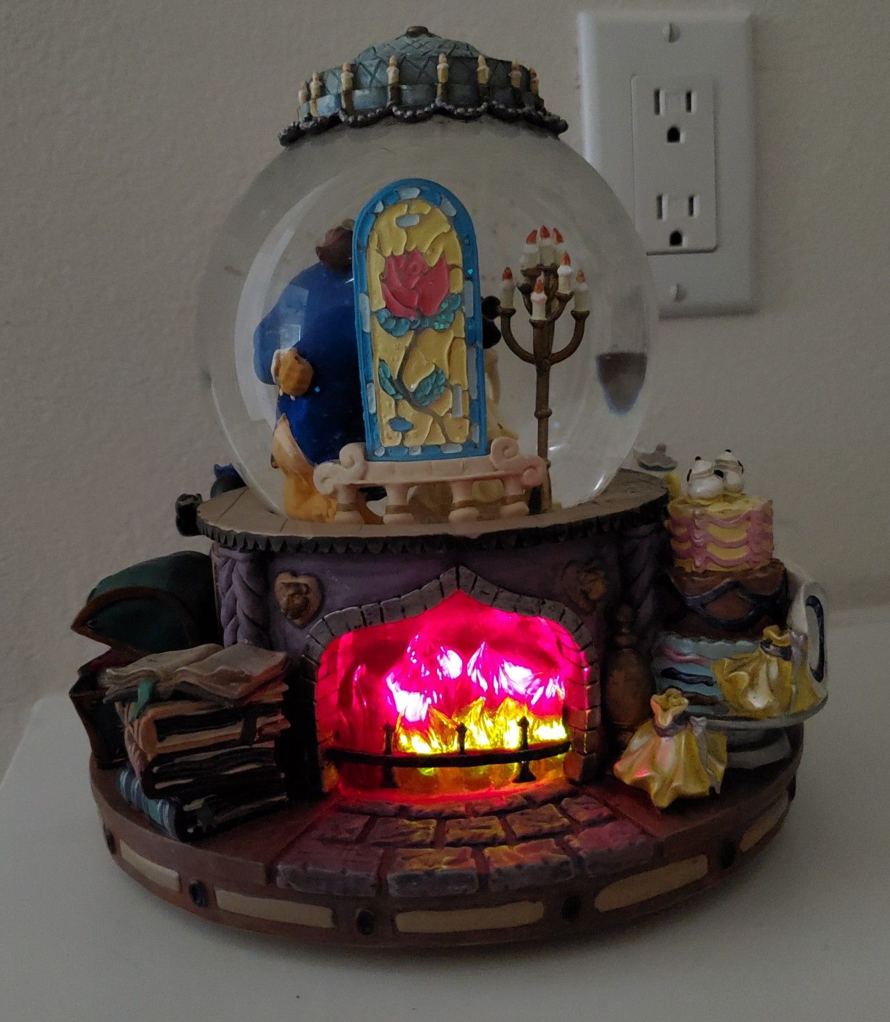 Disney Beauty & The Beast light-up Musical Snowglobe Fireplace collectible Globe Statue