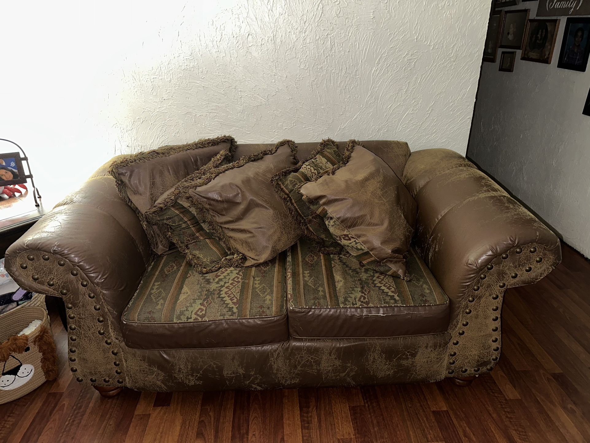 Sofa Set