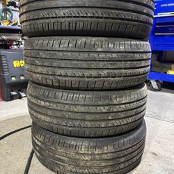 (4) - 195/65/15 Starfire Solarus All Season Tires