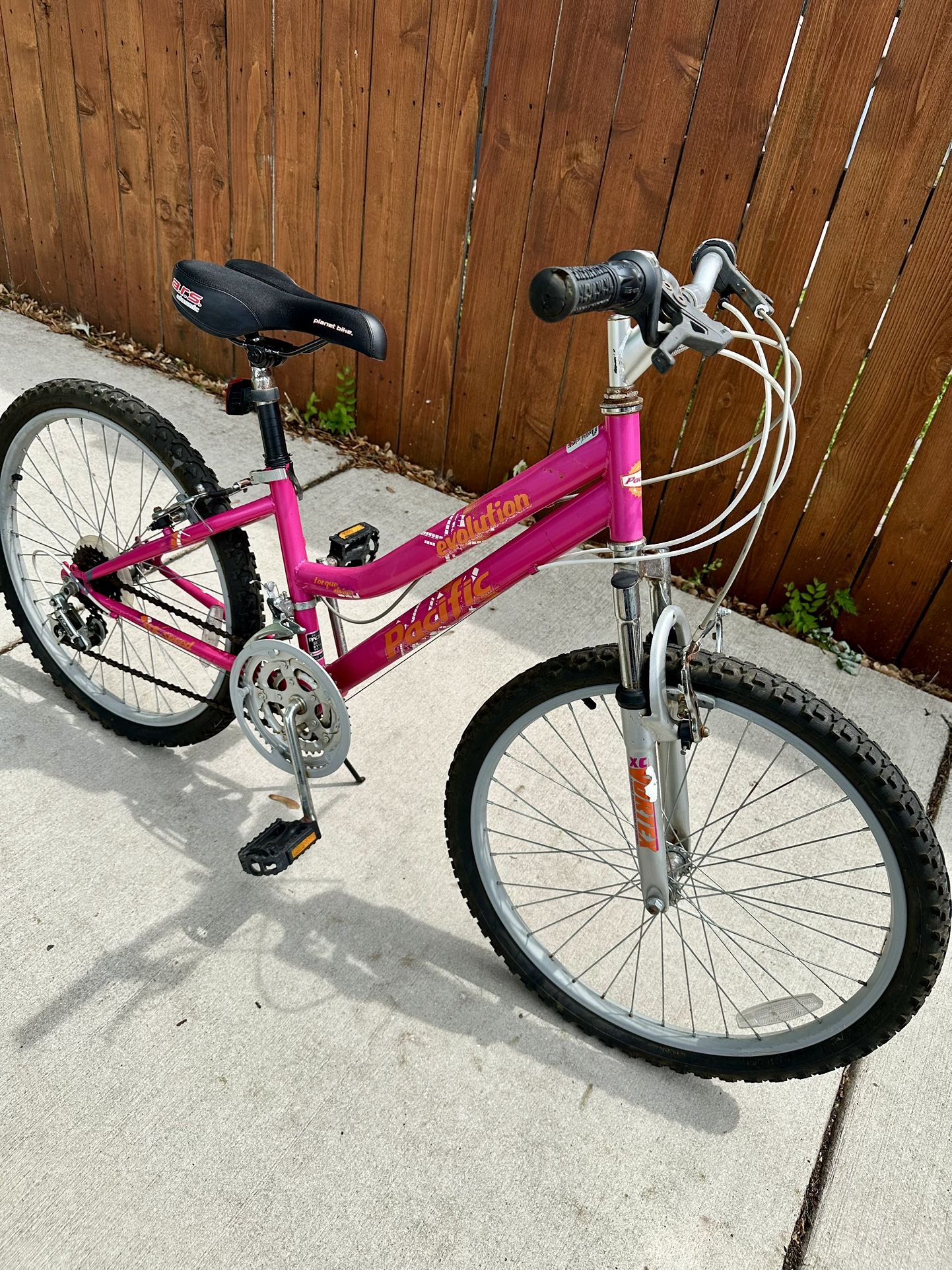 24” Girls Pacific Mountain Bike