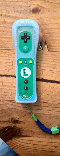 Nintendo Wii Luigi MotionPlus Controller. Collector Edition