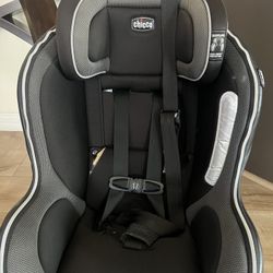 Chicco All-in-One Convertible Car seat 