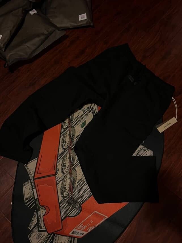 Essentials Sweats(Uncuffed), Black