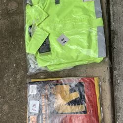 Set Of NEW waterproof Rain suit (2pcs)