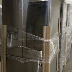 BRAND NEW LG REFRIGERATOR 
