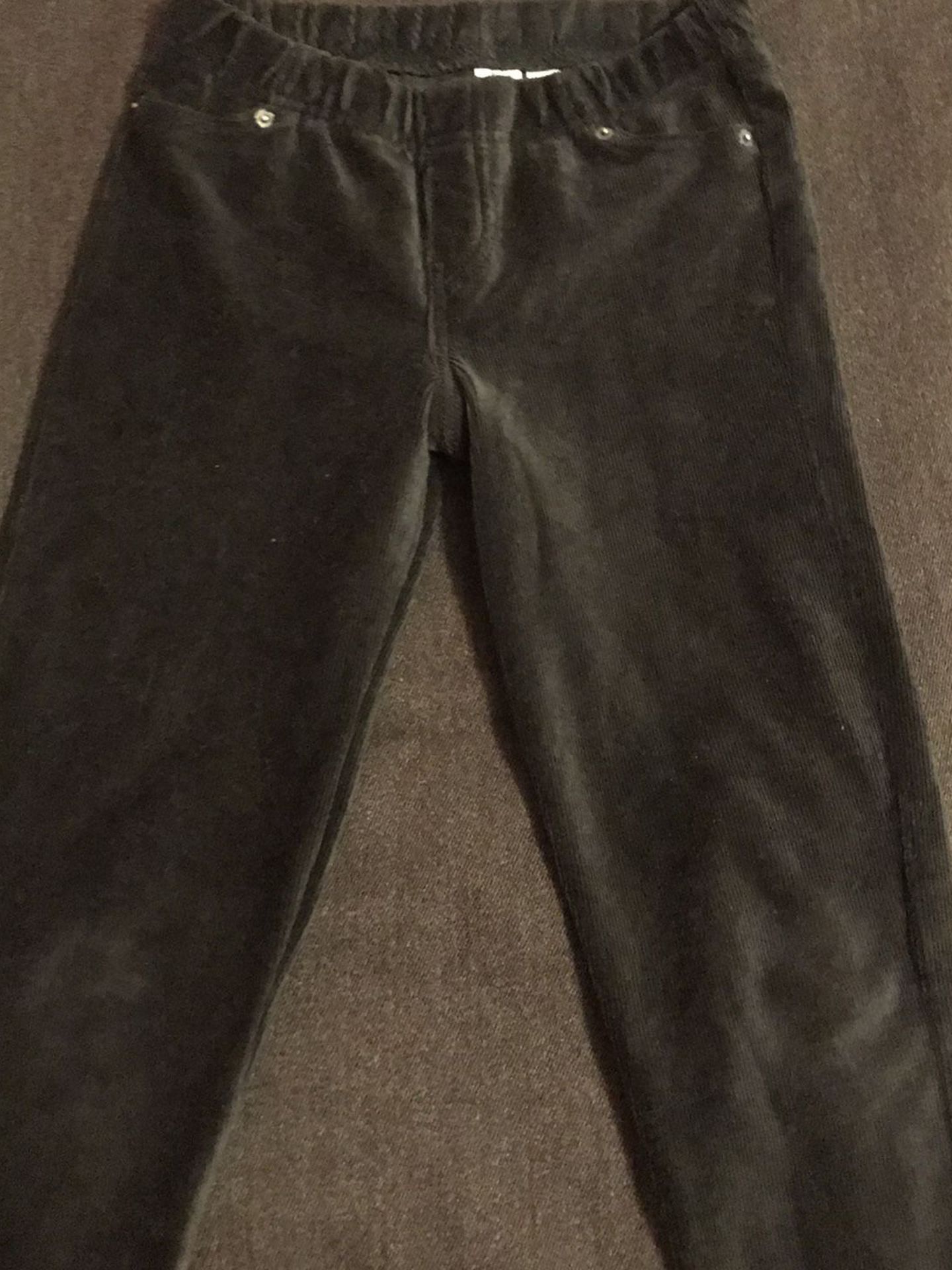 Girl’s Corduroy pants. Size 10/12 - L