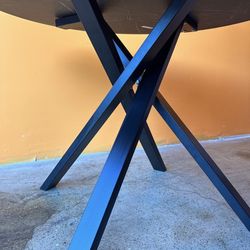 IKEA MARIEDAMM Table