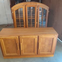 China Hutch/Display Cabinet, solid wood.