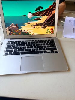 Laptop.   💻 Mac book Air