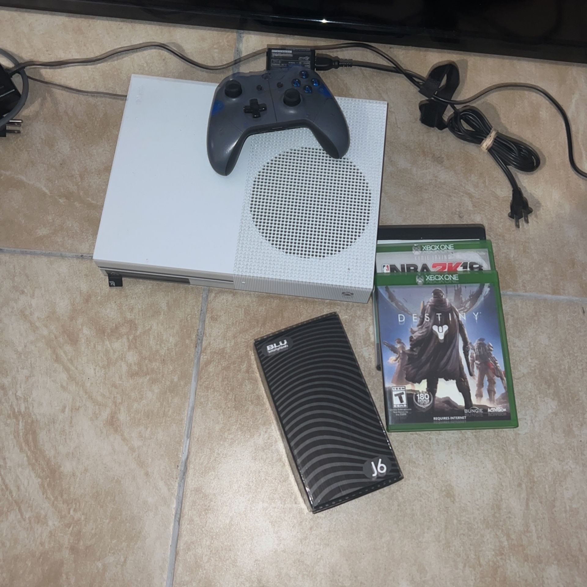 Xbox One S with Free Smartphone