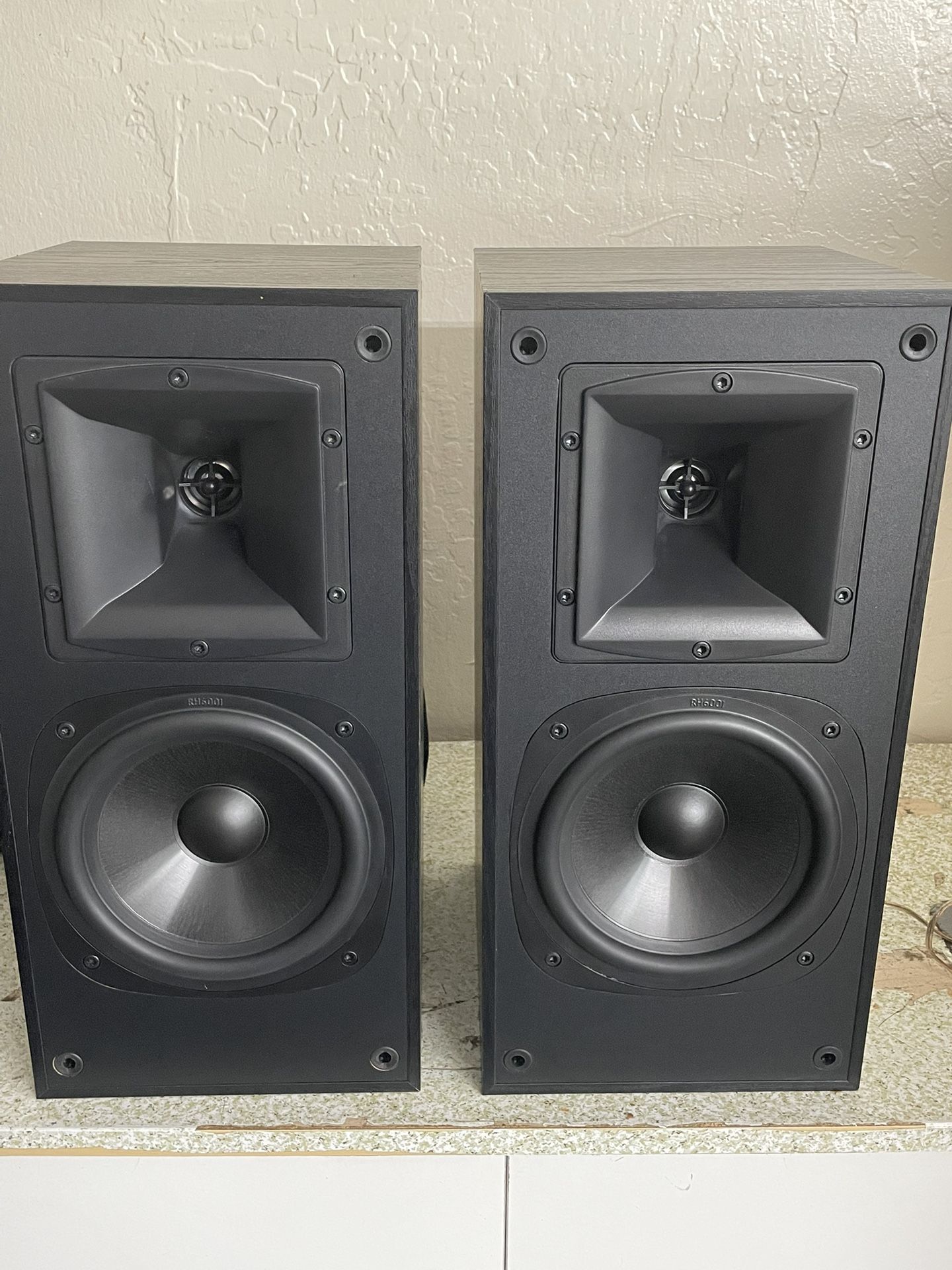 Klipsch SB 2 Bookshelf Speaker ( Good Condition)