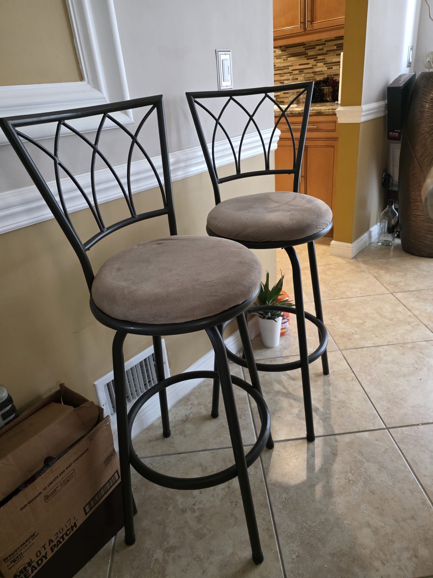 2 Barstools Ideal for a pub table, breakfast set, or counter