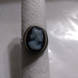 Vintage 10K White Gold Cameo Ring Size 3 Use