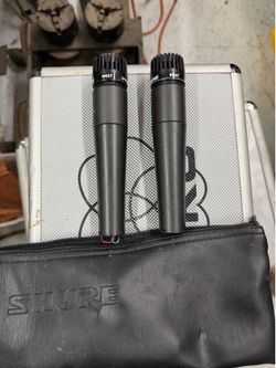 Shure SM57 (x2) & AKG C408