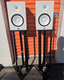 Yamaha HS8 Studio speakers with monitor stands