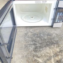 900w Oster Microwave Good For College Student