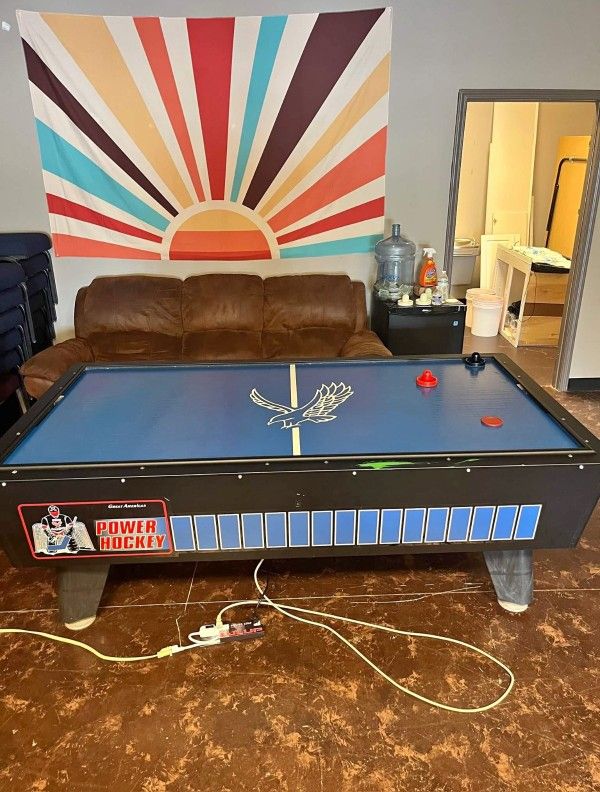 Air Hockey Table