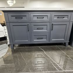 Luxury 60” Double-Sink Bathroom Vanity with Quartz Countertop