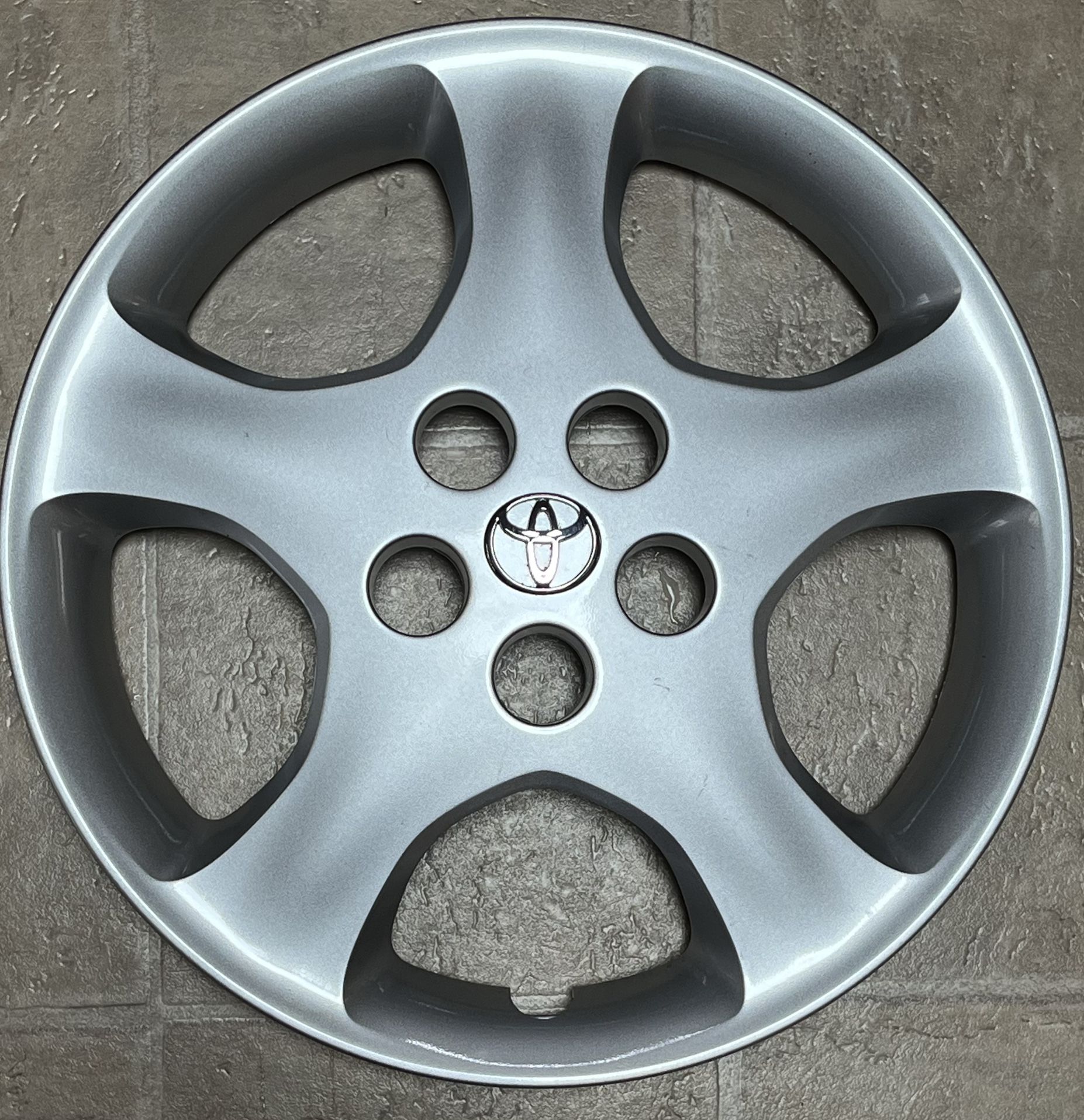 Toyota Corolla Hubcap 5 Spoke