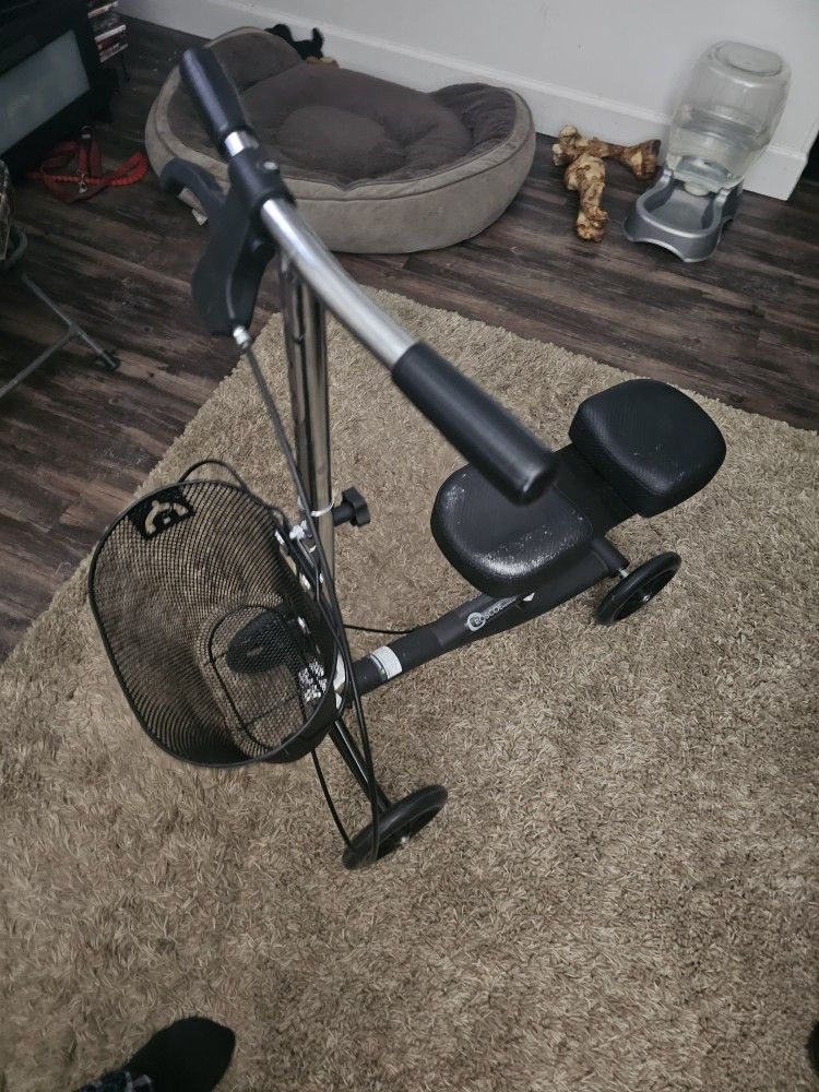 Knee Scooter 