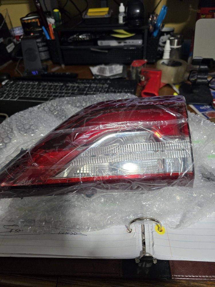 Amopacor Left Driver Side Inner Taillight Assembly Fits 2018- 21 Chevy Traverse High Country Rs/ls/l/ Lt Premier True North Sports Led / Halogen Oem