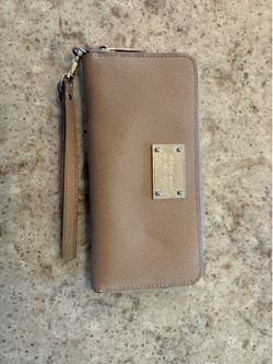 Michael Kors Wristlet/Wallet