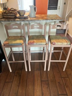 Counter Height Kitchen Seats x3
