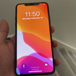 Sale iPhone 11 Pro Max 64 GB Midnight Green Color Unlocked New 