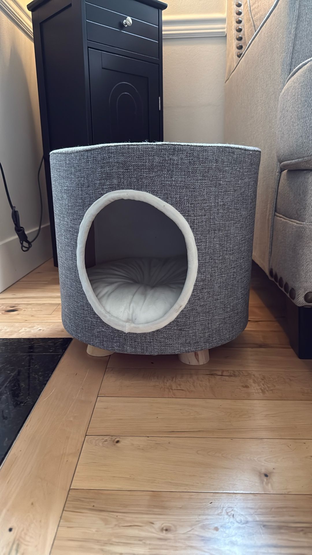 Cat or Small Dog Condo