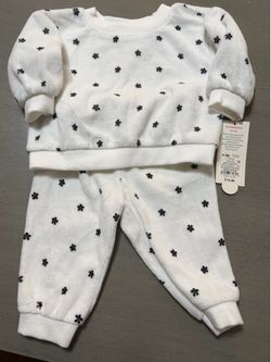 Cat & Jack Two-Piece Fleece Set with Black Flower Dots Size 0-3M NWT