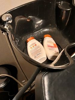 Portable shampoo bowl