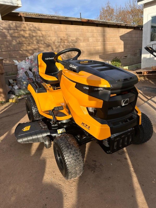 Cub CadetXT1 Enduro LT 42 547 cc Engine with IntelliPower