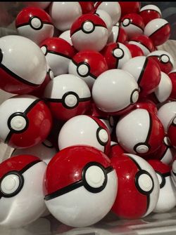Pokemon red Pokeball cosplay