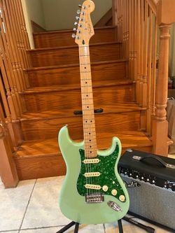 Fender MIM Special Edition Stratocaster w/ Fender Amp